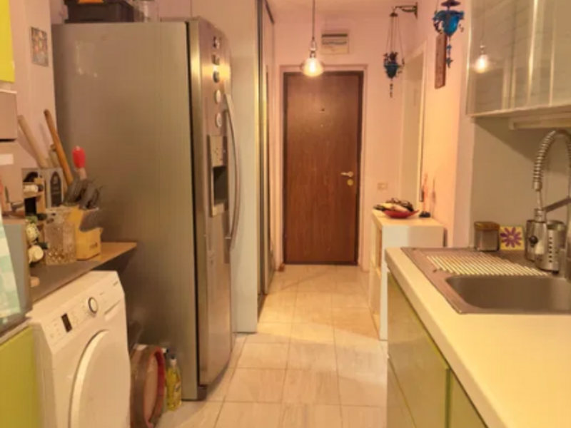 Titan, la 5 minute metrou, pe strada Rotunda, langa parcul IOR